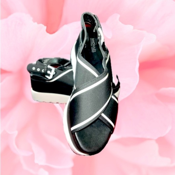 MICHAEL Michael Kors Becker Contrast-Trim Scuba Flatform Sandal 7M - Picture 1 of 13